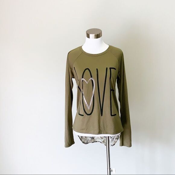 Camo back mixed fabric top - Picture 5 of 6